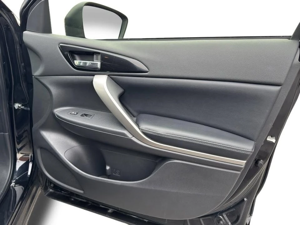 2025 Mitsubishi Eclipse Cross - Image 12 of 18