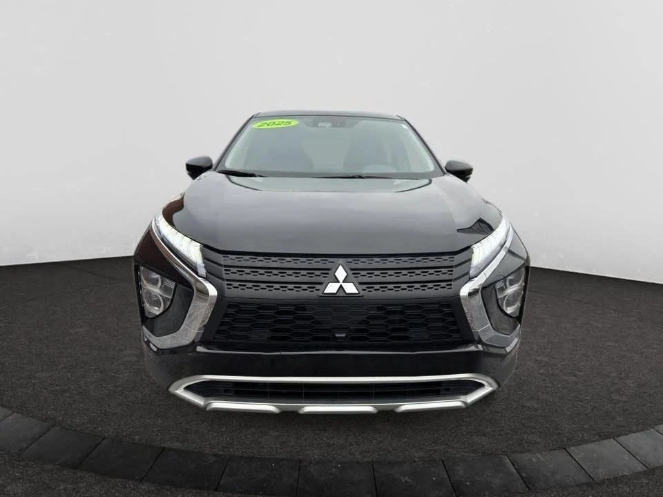 2025 Mitsubishi Eclipse Cross - Image 2 of 18