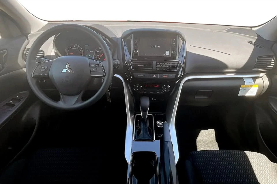 2025 Mitsubishi Eclipse Cross - Image 5 of 13