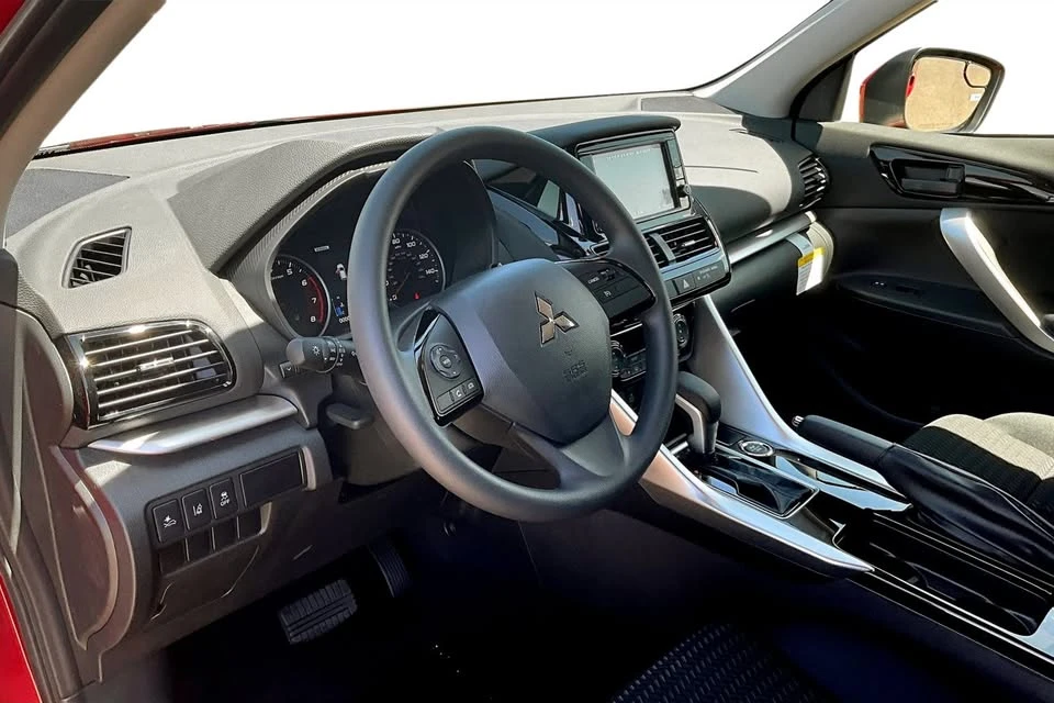 2025 Mitsubishi Eclipse Cross - Image 7 of 13