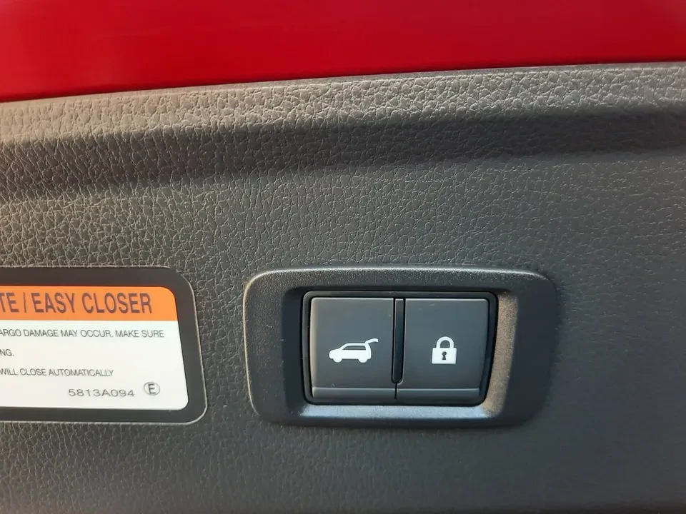 2025 Mitsubishi Eclipse Cross - Image 16 of 20