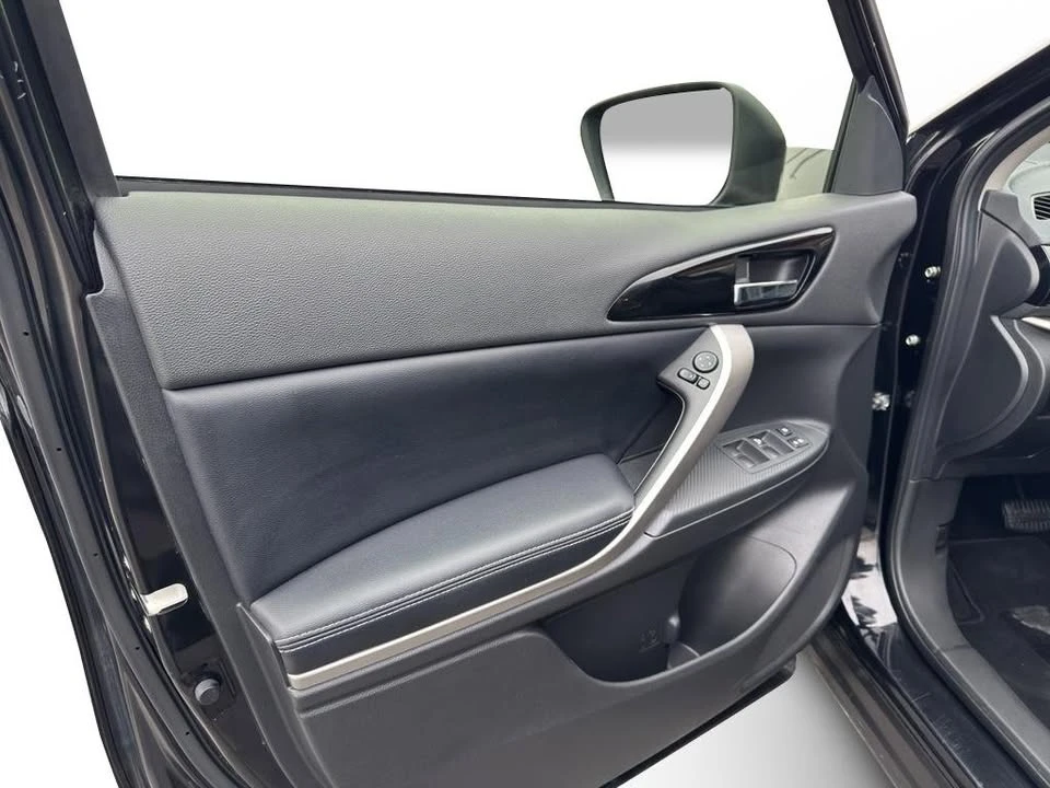 2025 Mitsubishi Eclipse Cross - Image 11 of 18