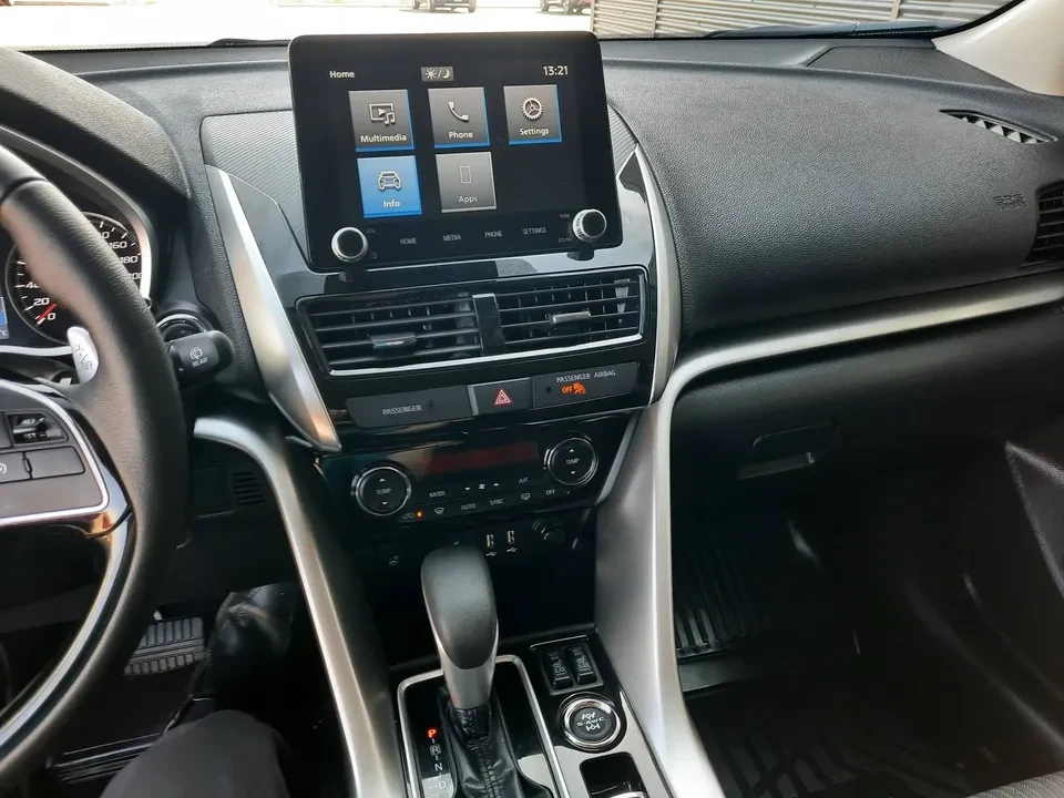 2025 Mitsubishi Eclipse Cross - Image 13 of 20
