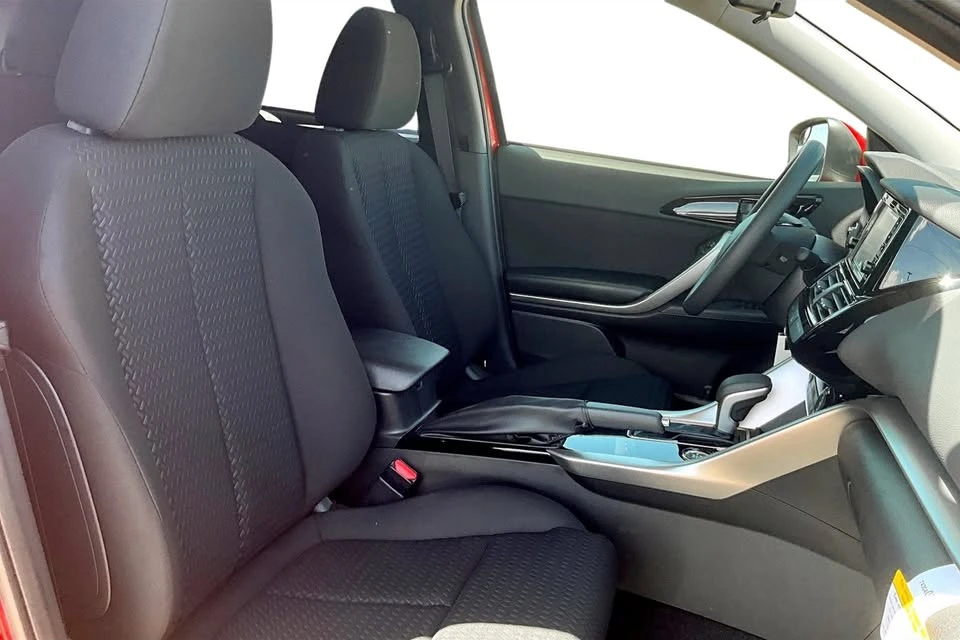 2025 Mitsubishi Eclipse Cross - Image 10 of 12