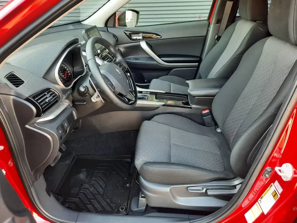 2025 Mitsubishi Eclipse Cross - Image 10 of 20
