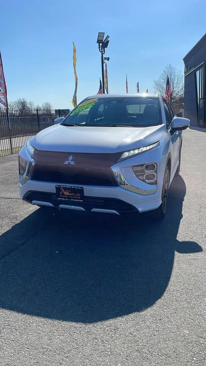 2025 Mitsubishi Eclipse Cross - Image 2 of 7