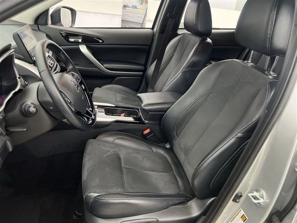 2025 Mitsubishi Eclipse Cross - Image 9 of 10