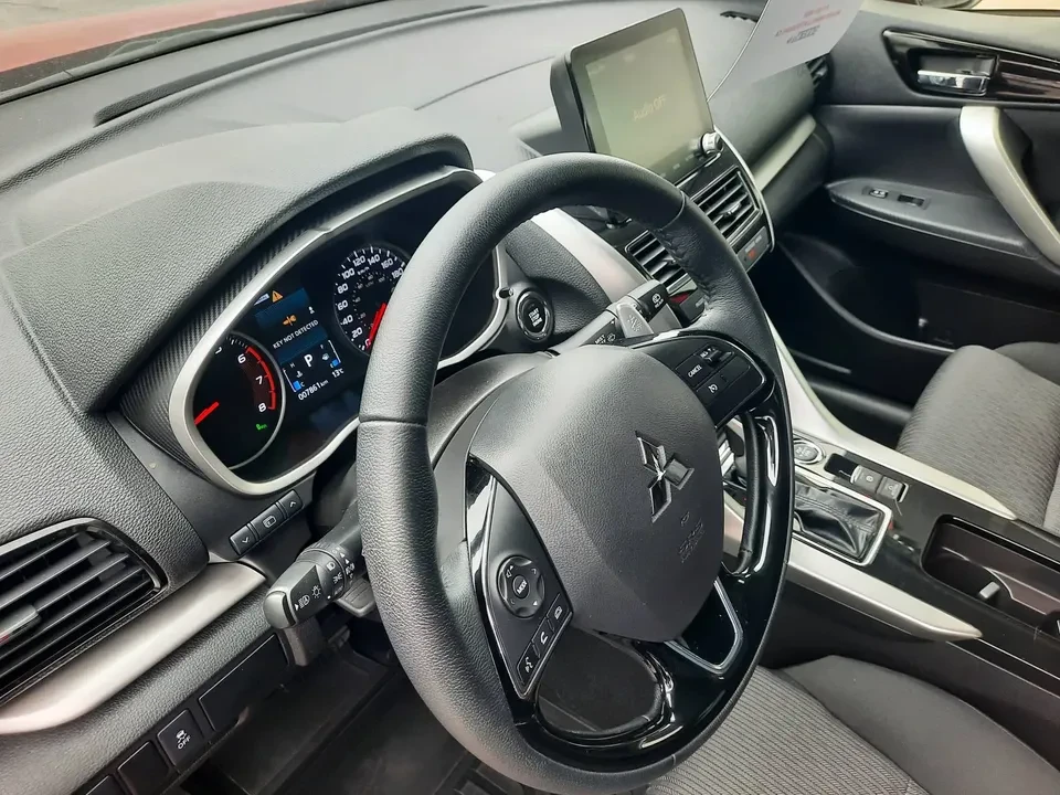 2025 Mitsubishi Eclipse Cross - Image 12 of 20