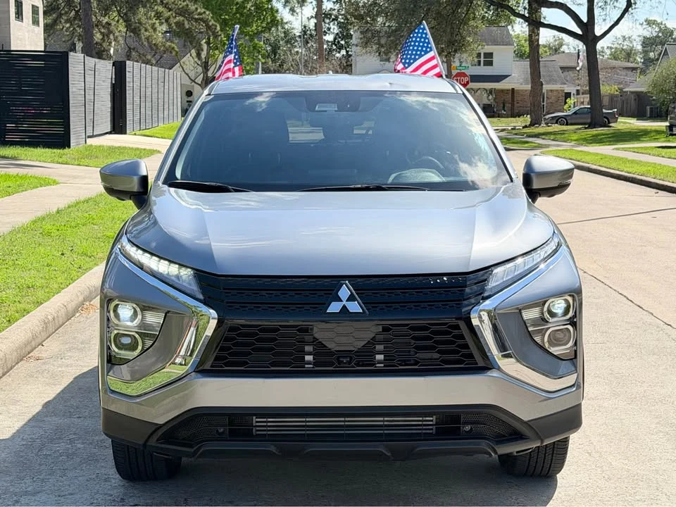 2025 Mitsubishi Eclipse Cross - Image 2 of 5