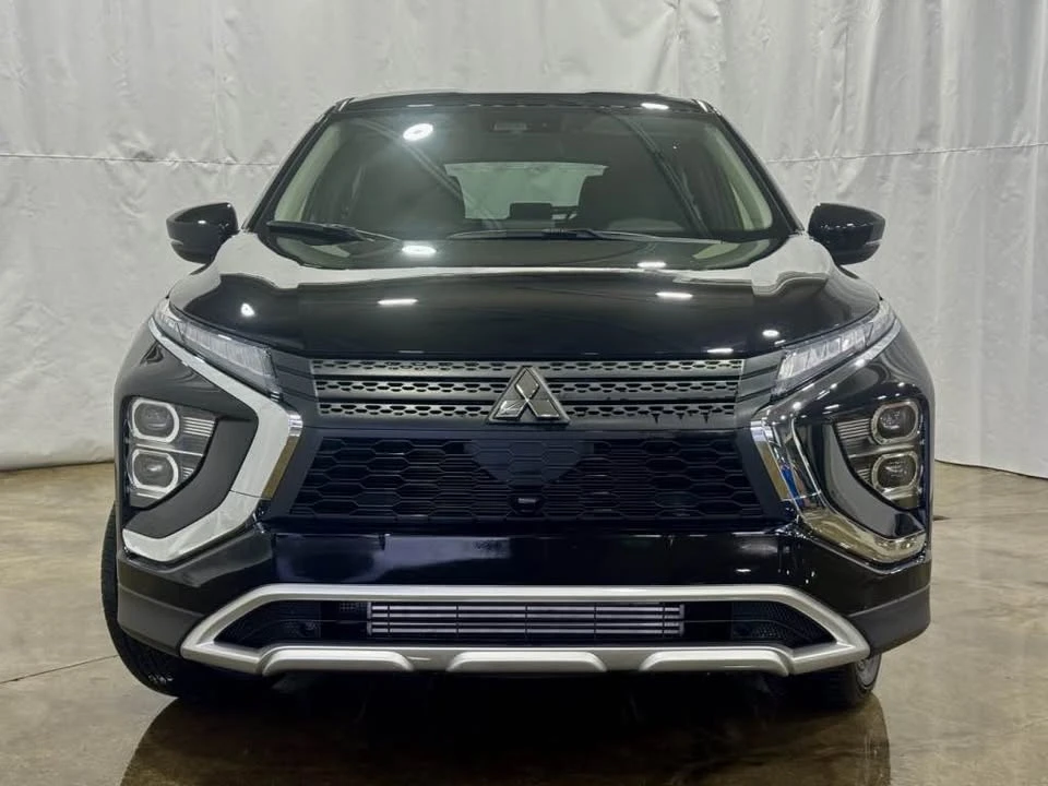 2025 Mitsubishi Eclipse Cross - Image 3 of 11