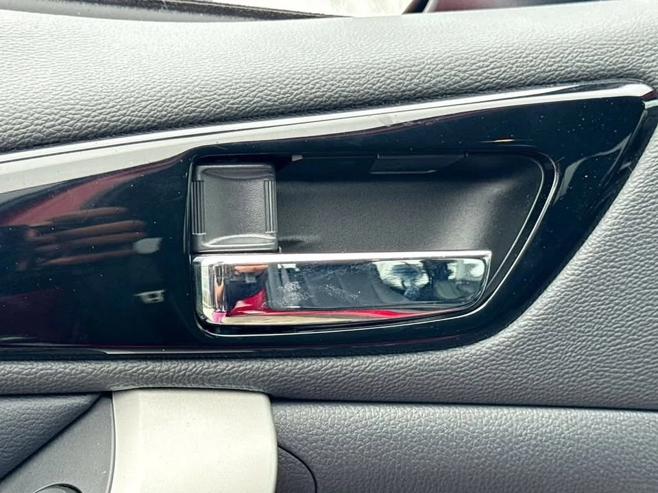 2025 Mitsubishi Eclipse Cross - Image 13 of 20