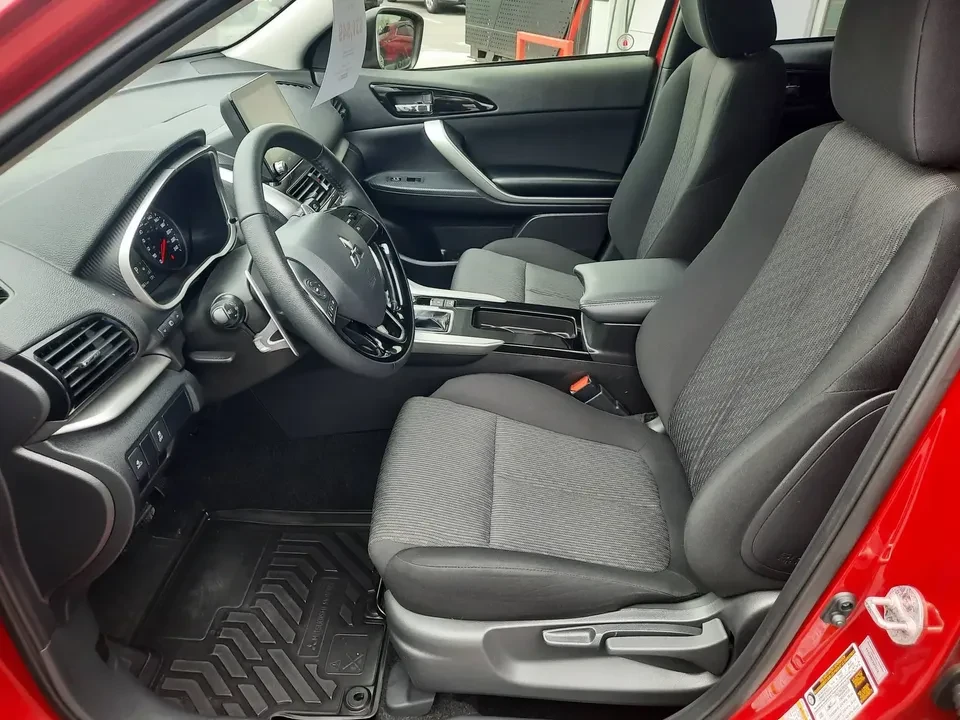 2025 Mitsubishi Eclipse Cross - Image 10 of 20
