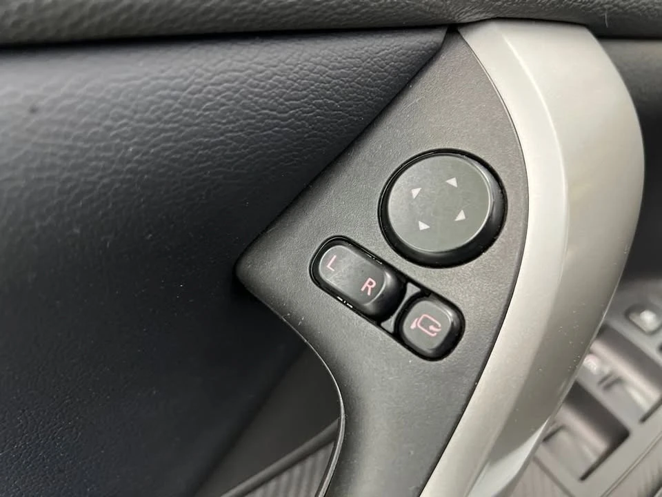 2025 Mitsubishi Eclipse Cross - Image 13 of 20