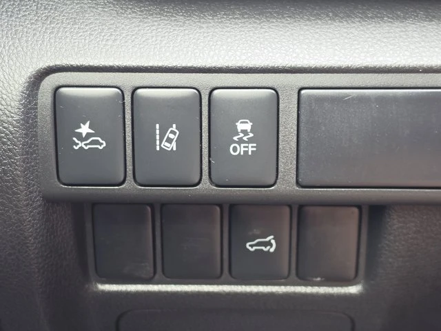 2025 Mitsubishi Eclipse Cross - Image 11 of 15