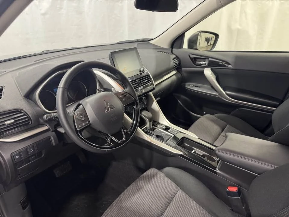 2025 Mitsubishi Eclipse Cross - Image 7 of 11