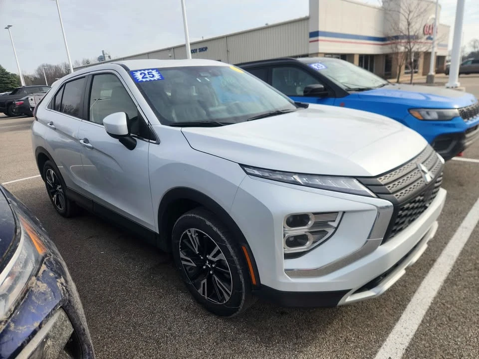 2025 Mitsubishi Eclipse Cross - Image 2 of 6