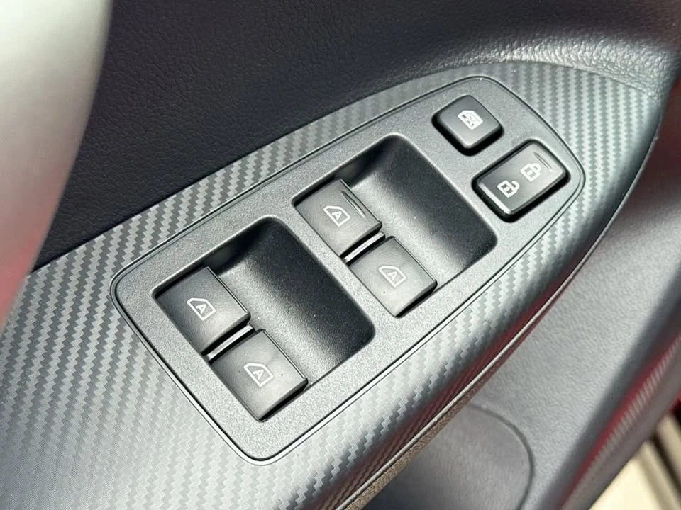 2025 Mitsubishi Eclipse Cross - Image 14 of 20