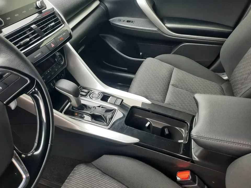 2025 Mitsubishi Eclipse Cross - Image 11 of 20