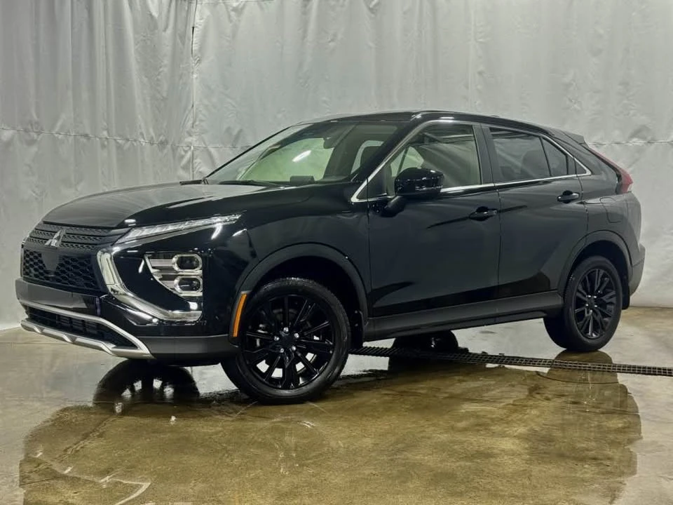 2025 Mitsubishi Eclipse Cross - Image 2 of 11