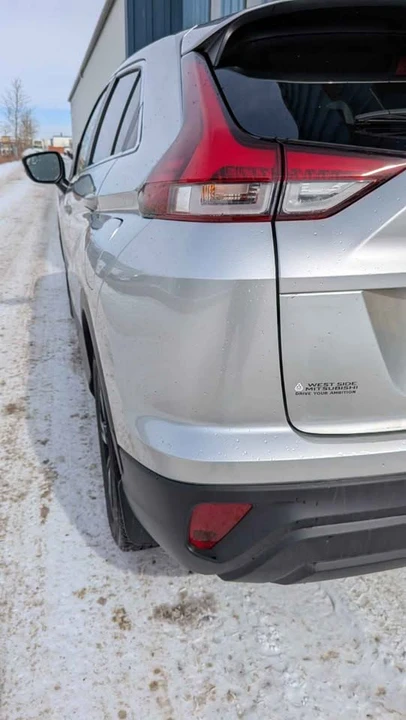 2025 Mitsubishi Eclipse Cross - Image 2 of 7