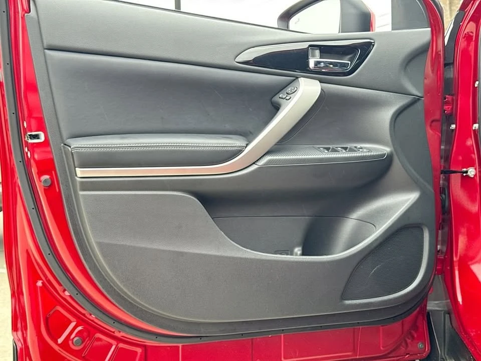 2025 Mitsubishi Eclipse Cross - Image 12 of 20