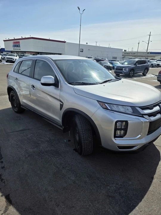 2025 Mitsubishi Eclipse Cross - Image 3 of 7