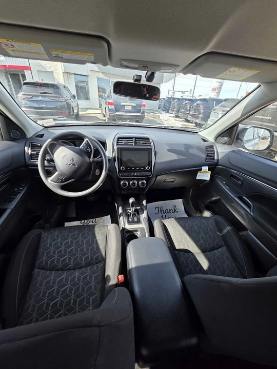 2025 Mitsubishi Eclipse Cross - Image 6 of 7