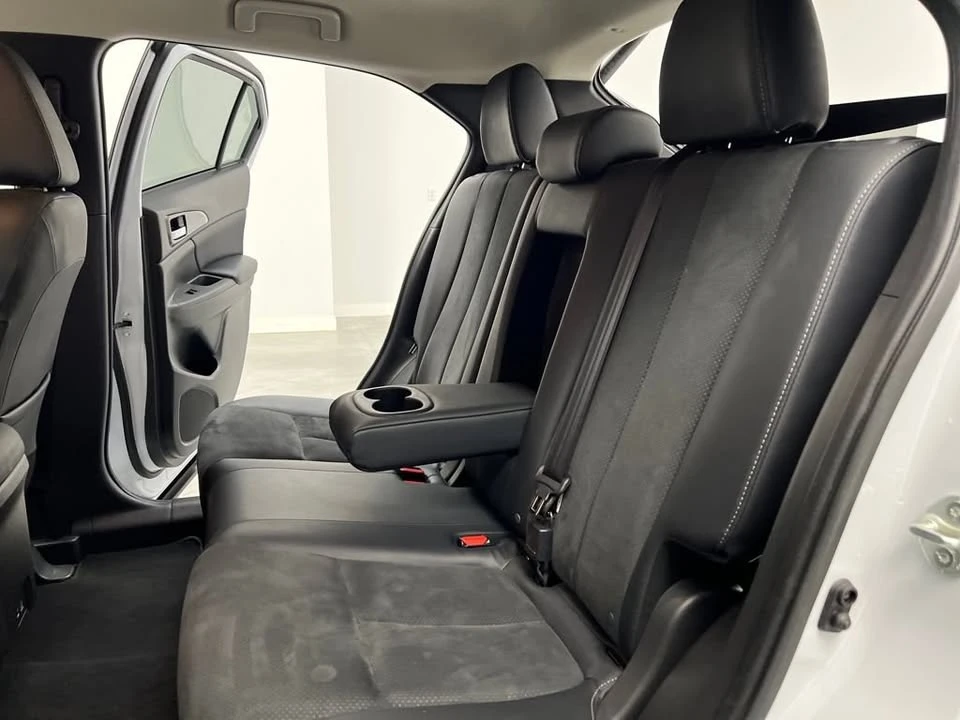 2025 Mitsubishi Eclipse Cross - Image 14 of 20