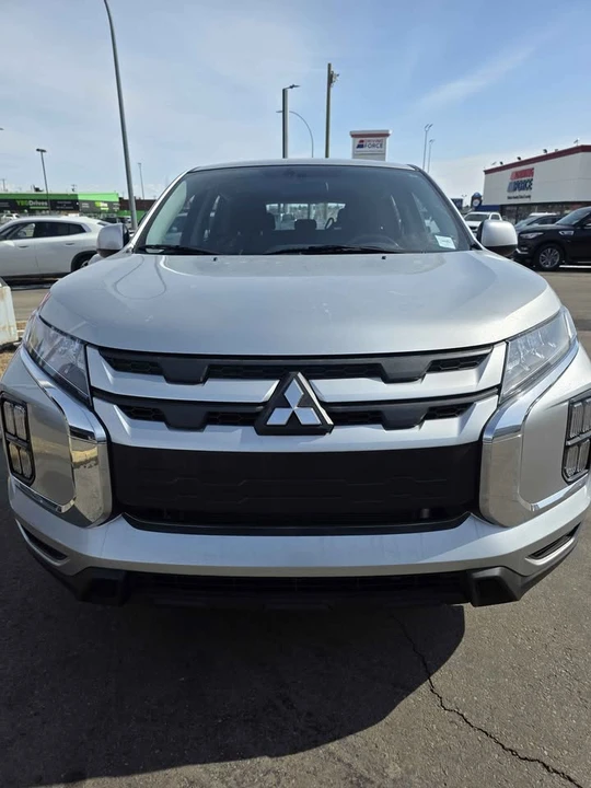 2025 Mitsubishi Eclipse Cross - Image 2 of 7