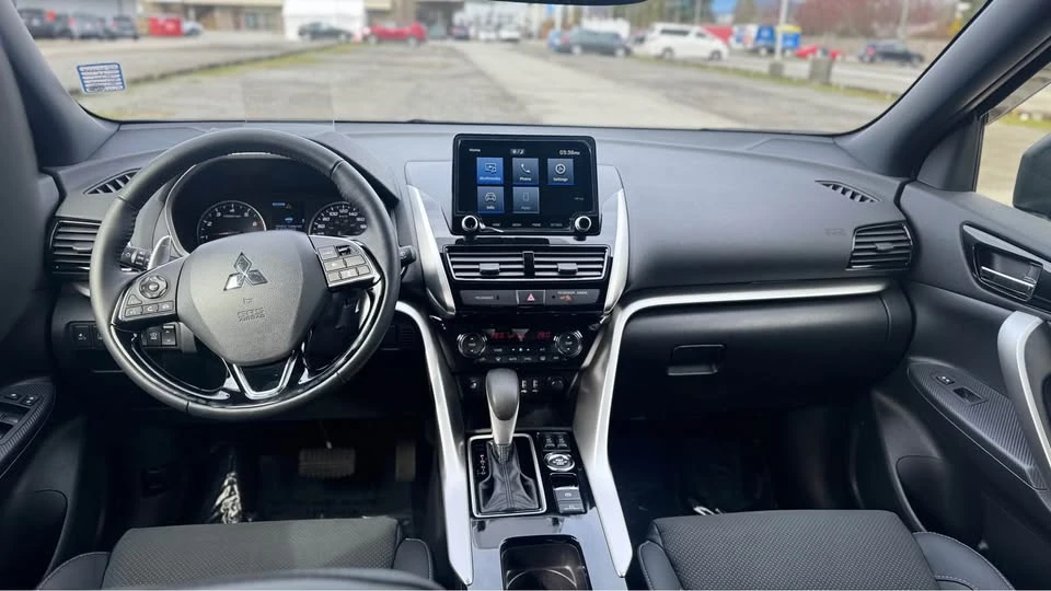2025 Mitsubishi Eclipse Cross - Image 12 of 19