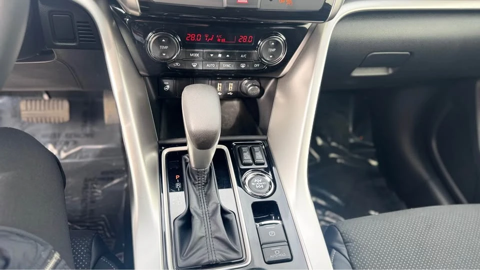 2025 Mitsubishi Eclipse Cross - Image 18 of 19