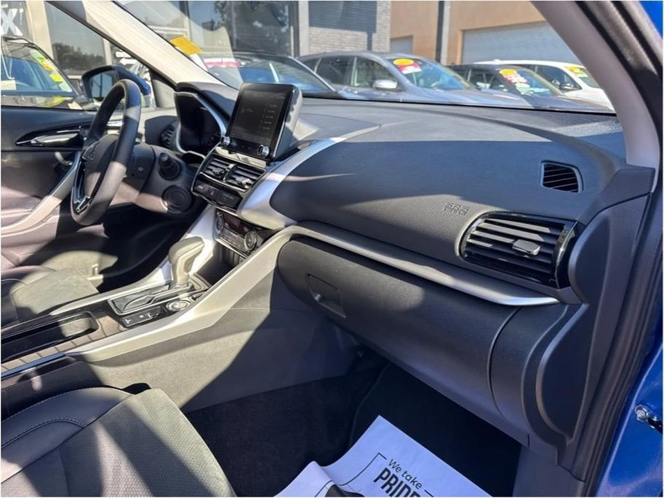 2025 Mitsubishi Eclipse Cross - Image 9 of 20