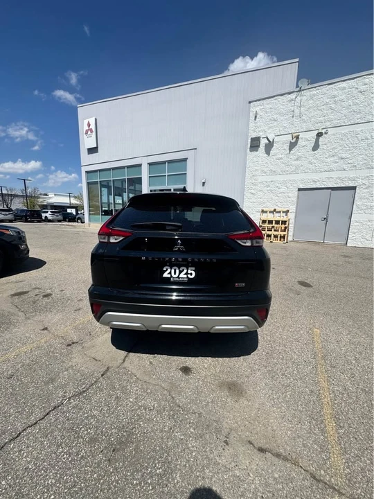 2025 Mitsubishi Eclipse Cross - Image 2 of 12