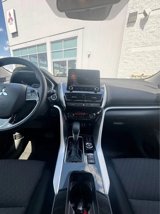 2025 Mitsubishi Eclipse Cross - Image 6 of 12