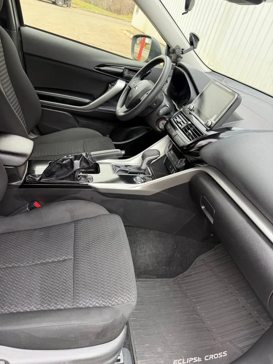 2025 Mitsubishi Eclipse Cross - Image 16 of 20