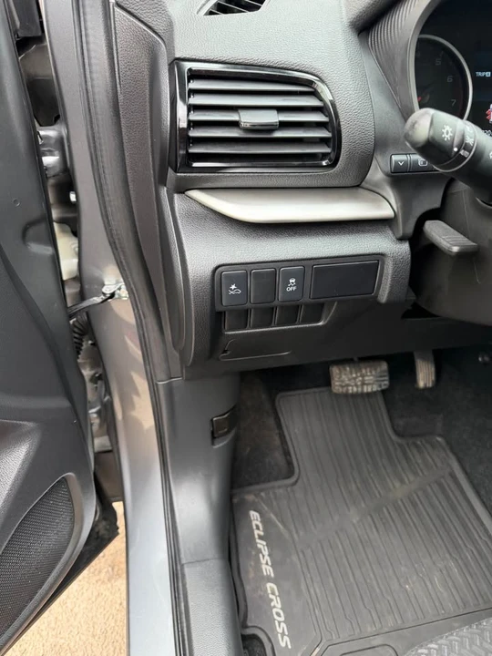 2025 Mitsubishi Eclipse Cross - Image 10 of 20