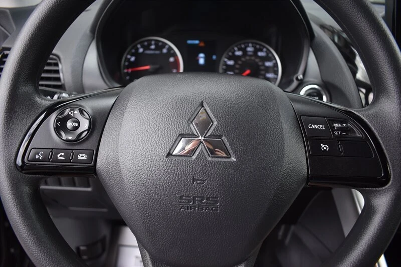 2025 Mitsubishi Eclipse Cross - Image 17 of 19
