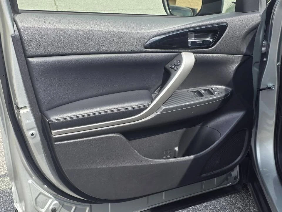 2025 Mitsubishi Eclipse Cross - Image 9 of 20