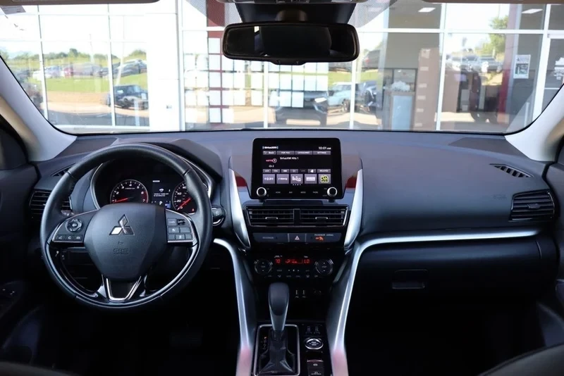2025 Mitsubishi Eclipse Cross - Image 13 of 14