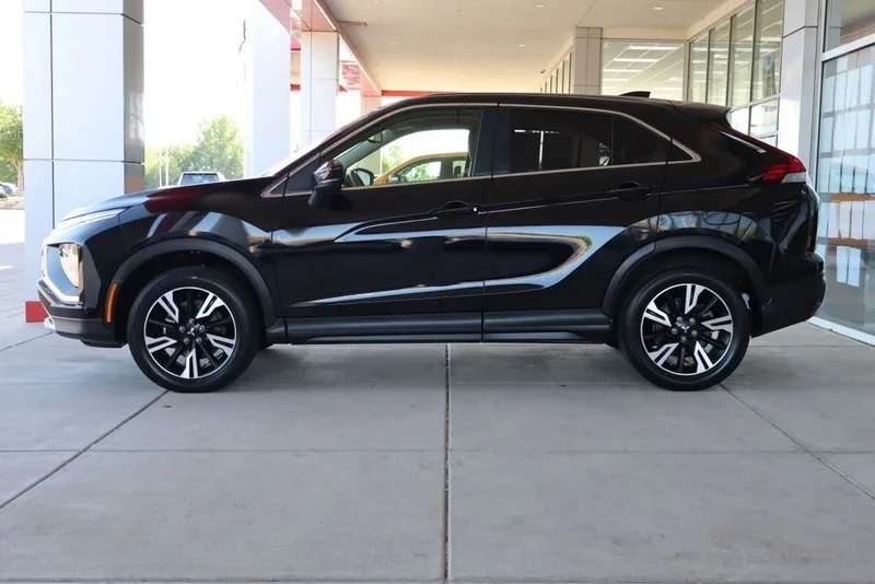 2025 Mitsubishi Eclipse Cross - Image 3 of 14