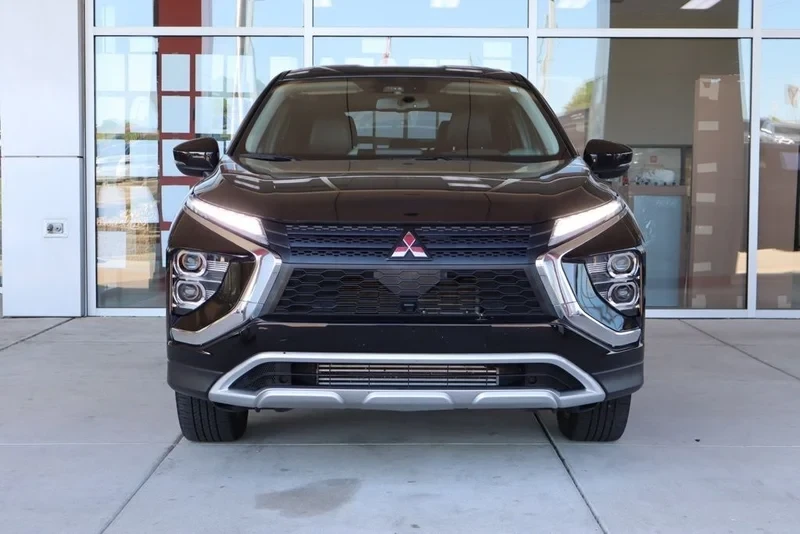 2025 Mitsubishi Eclipse Cross - Image 2 of 14