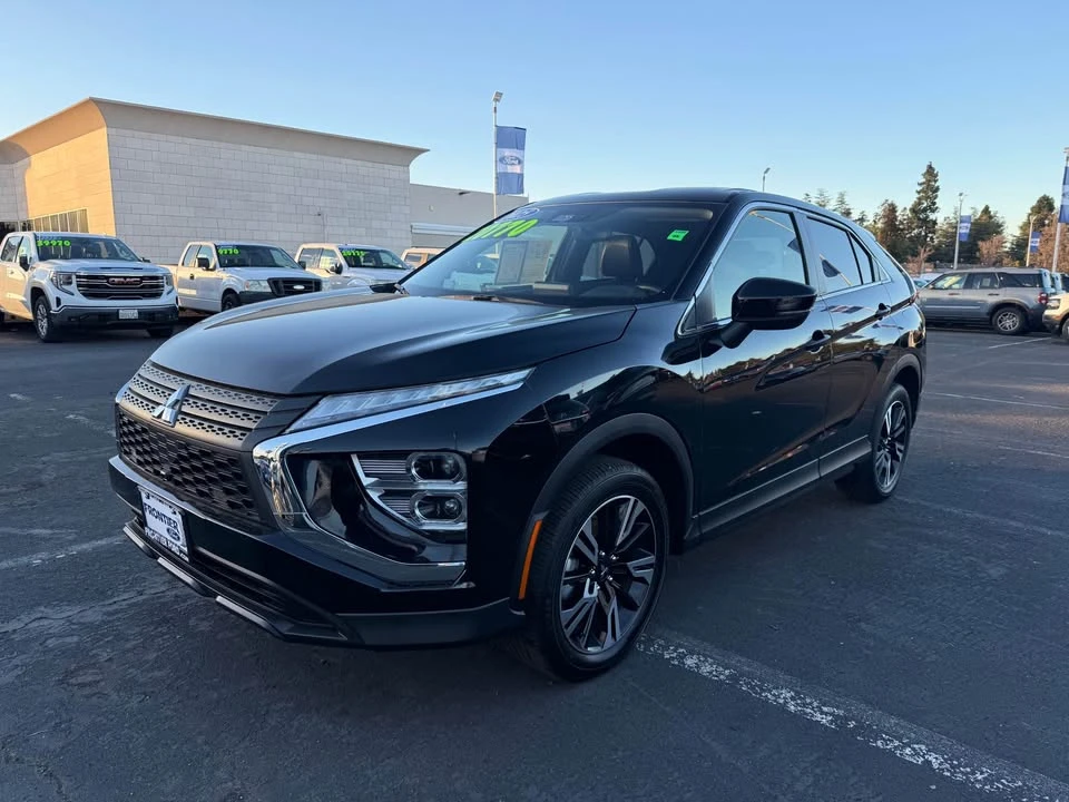 2025 Mitsubishi Eclipse Cross - Image 2 of 9