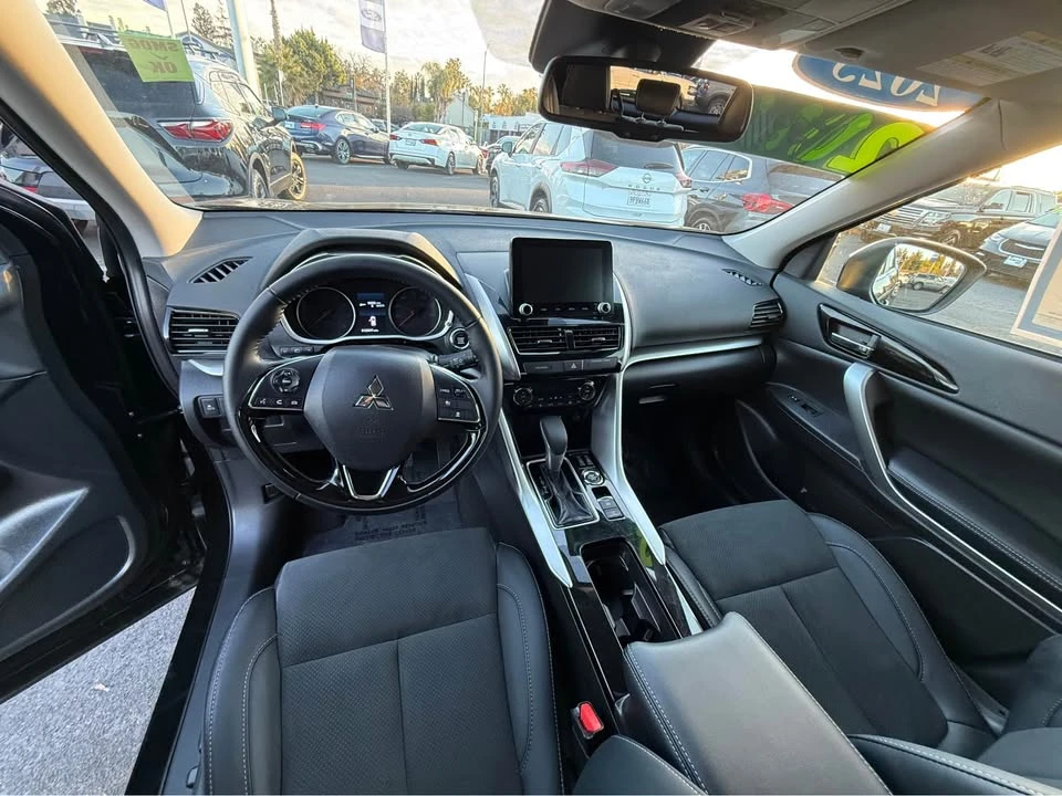 2025 Mitsubishi Eclipse Cross - Image 4 of 9