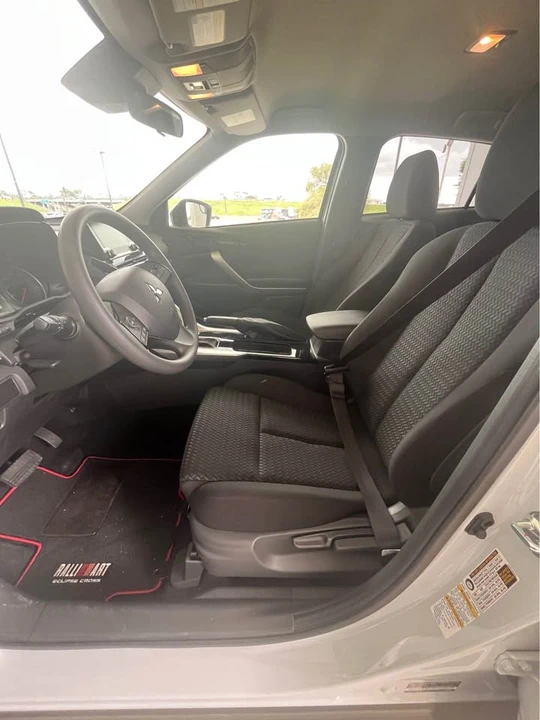 2025 Mitsubishi Eclipse Cross - Image 4 of 5