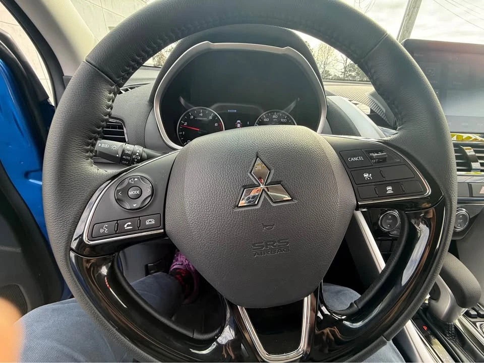 2025 Mitsubishi Eclipse Cross - Image 5 of 13