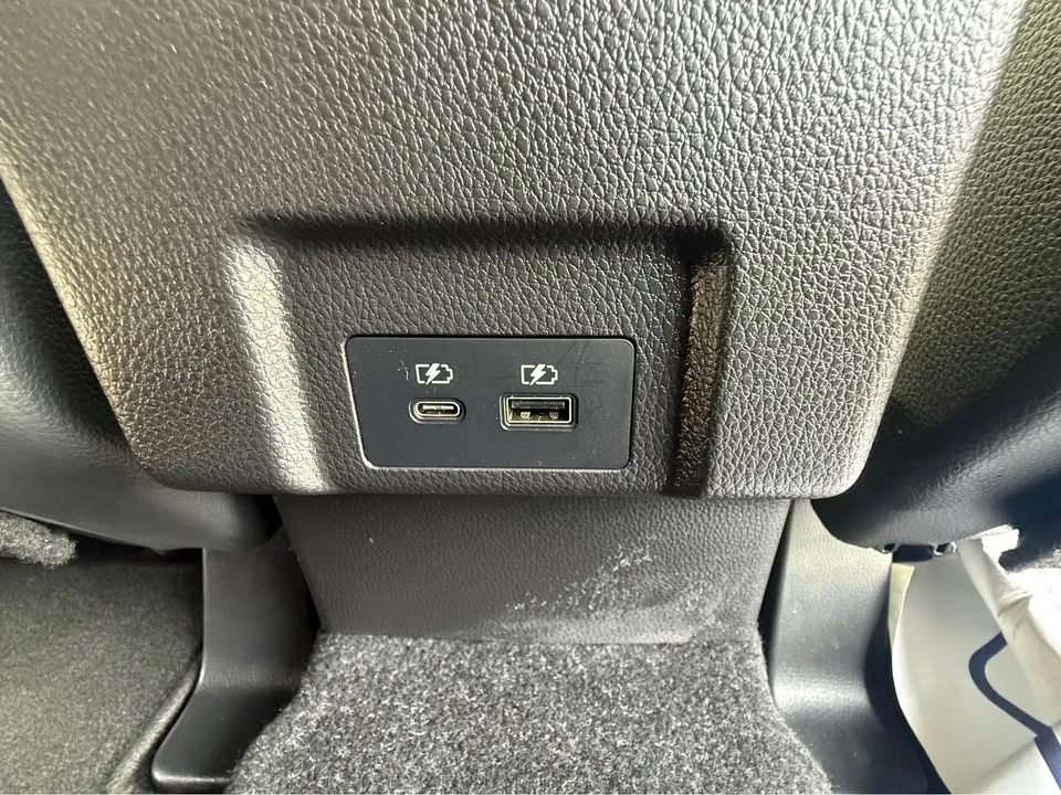 2025 Mitsubishi Eclipse Cross - Image 10 of 13