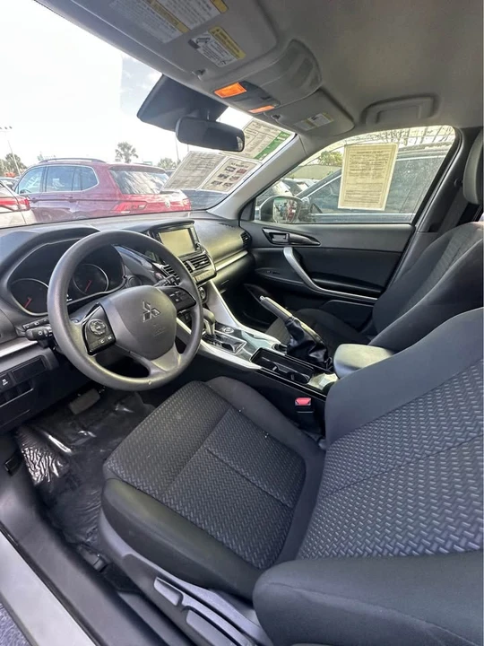2025 Mitsubishi Eclipse Cross - Image 7 of 10
