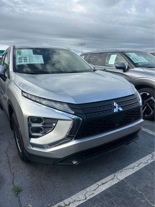 2025 Mitsubishi Eclipse Cross - Image 2 of 10