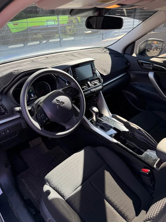 2025 Mitsubishi Eclipse Cross - Image 3 of 5