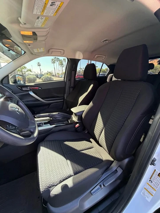 2025 Mitsubishi Eclipse Cross - Image 5 of 5